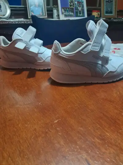 Zapatillas blancas con diseño brillante niña - miniatura 2