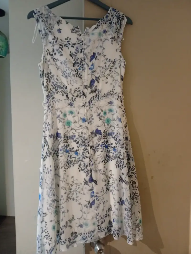 Vestido floral blanco y azul - 2