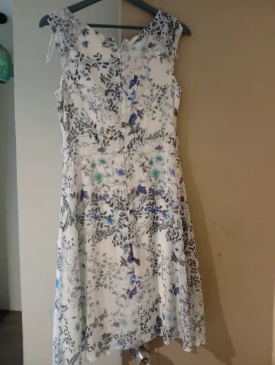 Vestido floral blanco y azul - miniatura 2