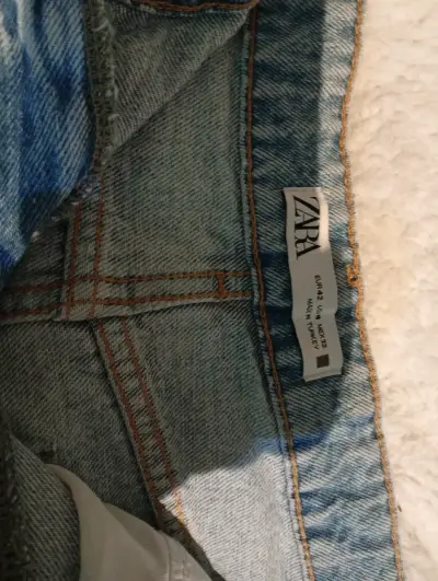Shorts de jean desgastados - miniatura 2