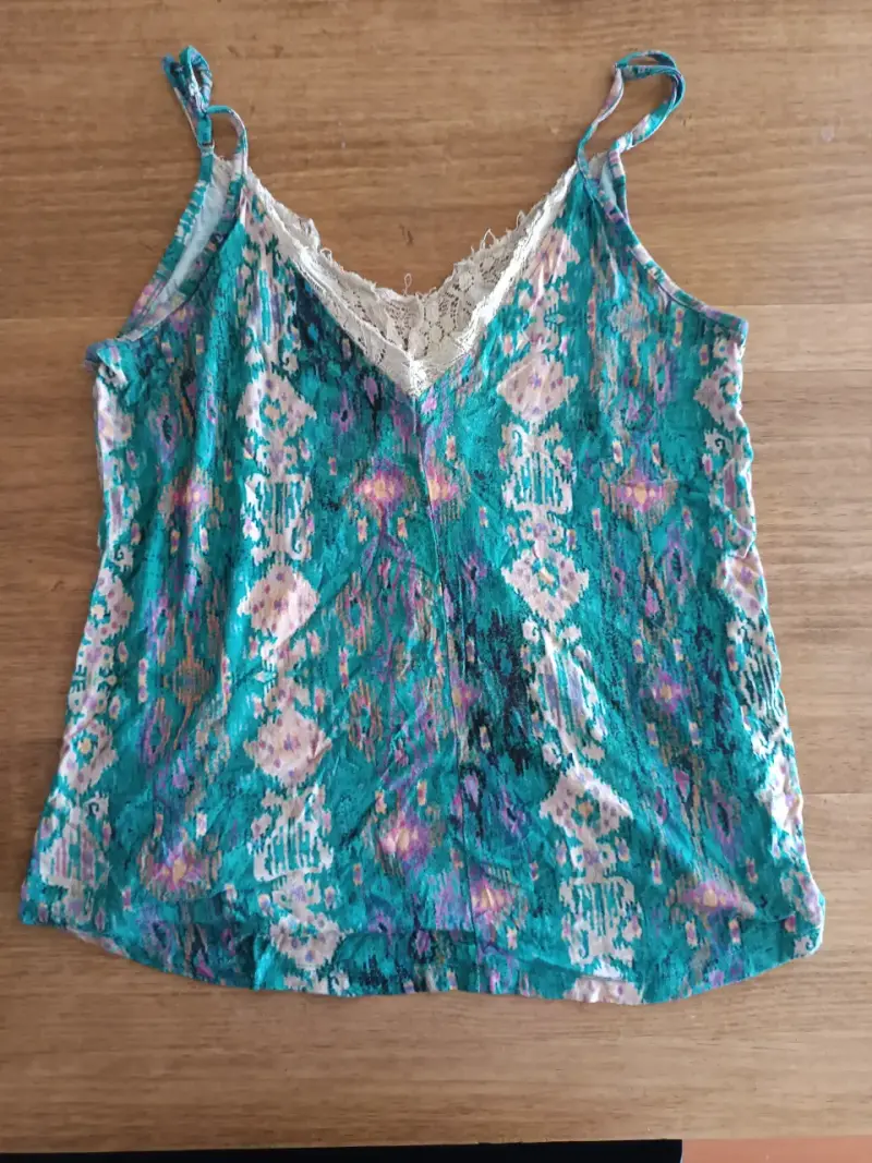 Polera UMBRALE M cortita - 1