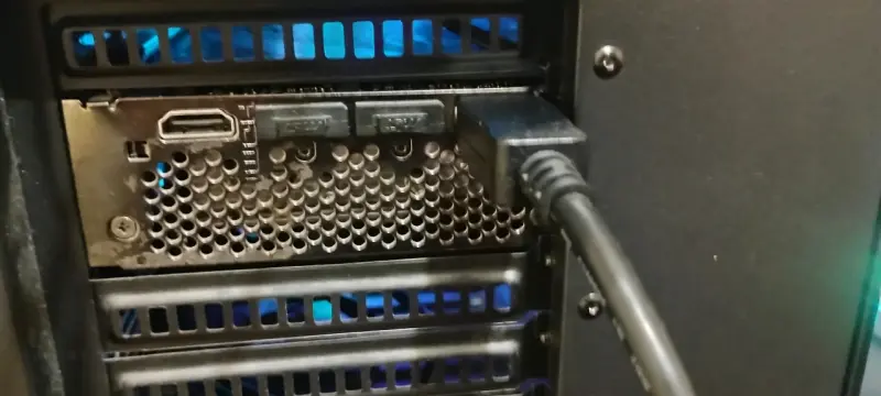 Tarjeta gráfica MSI triple ventilador - 5