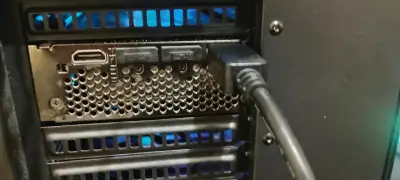 Tarjeta gráfica MSI triple ventilador - miniatura 5