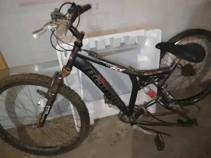 Bicicleta Bianchi negra de montaña - 2
