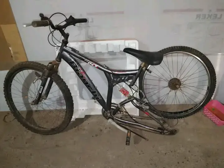 Bicicleta Bianchi negra de montaña - 3