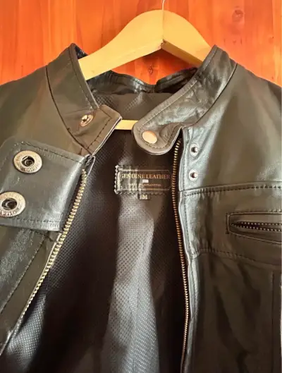 Chaqueta de cuero negro - miniatura 1