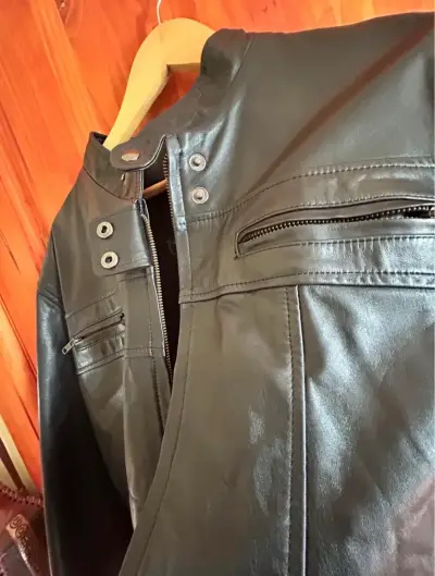 Chaqueta de cuero negro - miniatura 3