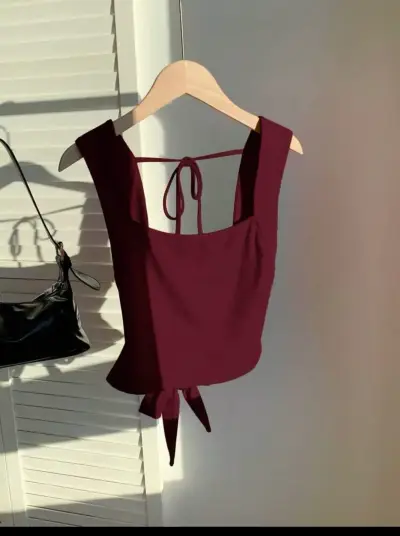 Top burdeo talla M con lazo trasero - miniatura 1