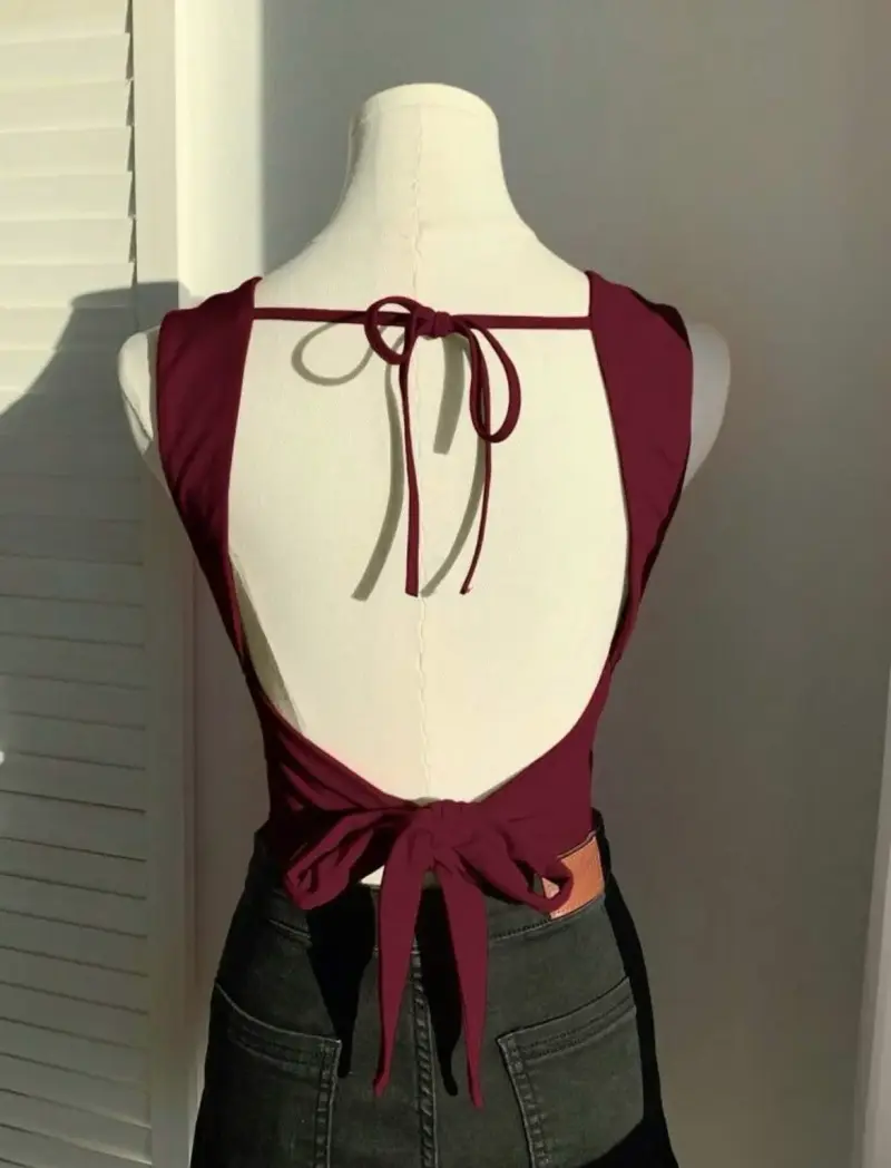 Top burdeo talla M con lazo trasero - 2