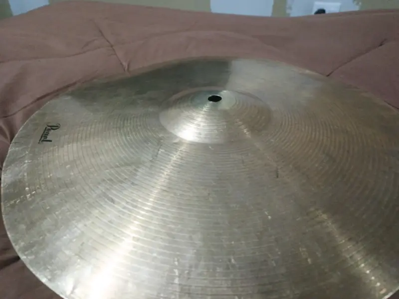 Platillo Pearl Crash 16" usado - 3