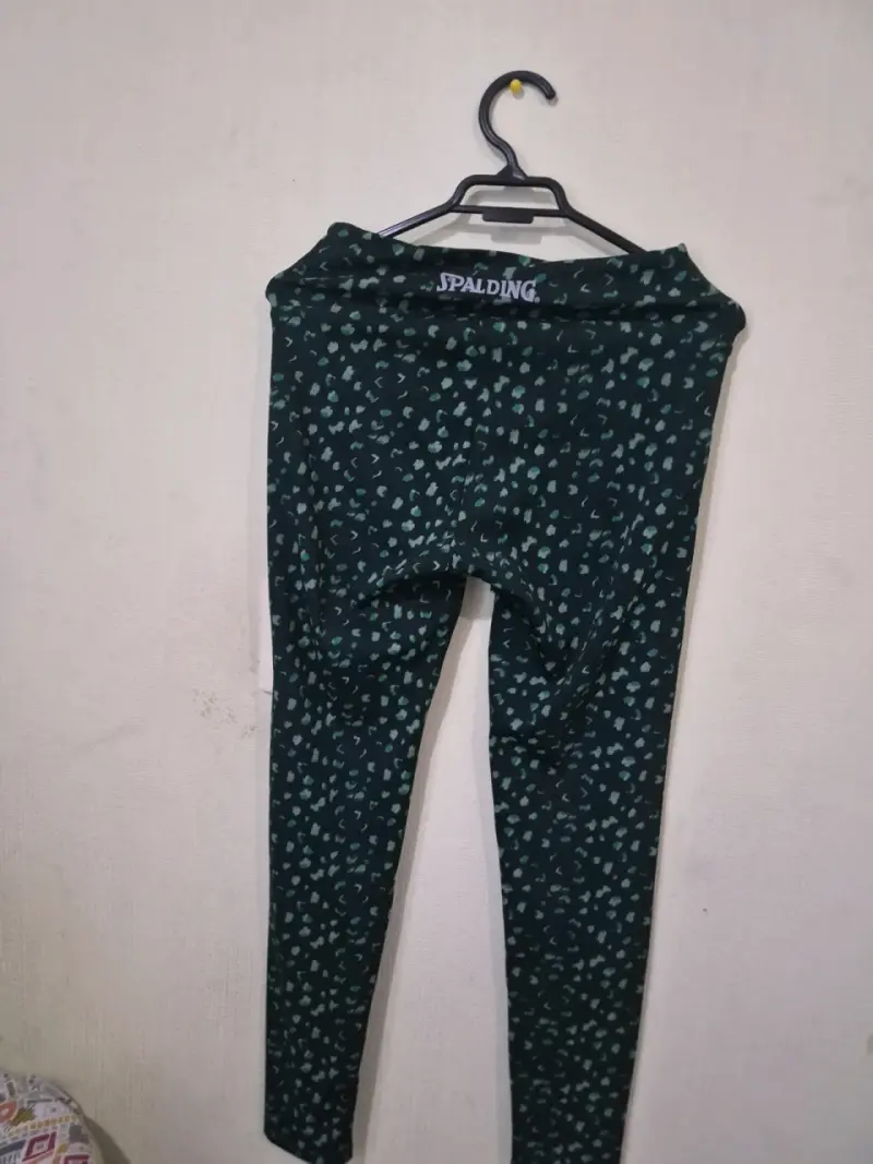 Jeans negros estilo clásico - 6