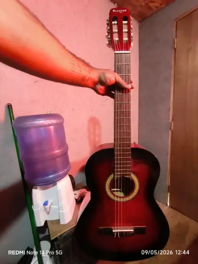 Guitarra acústica Vizcaya roja - miniatura 1
