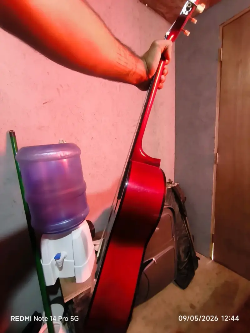Guitarra acústica Vizcaya roja - 3