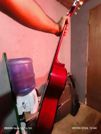 Guitarra acústica Vizcaya roja - miniatura 3