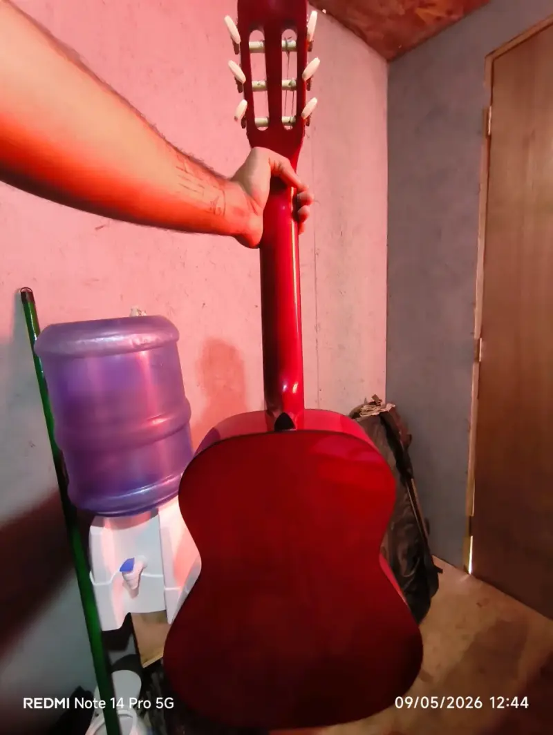 Guitarra acústica Vizcaya roja - 4