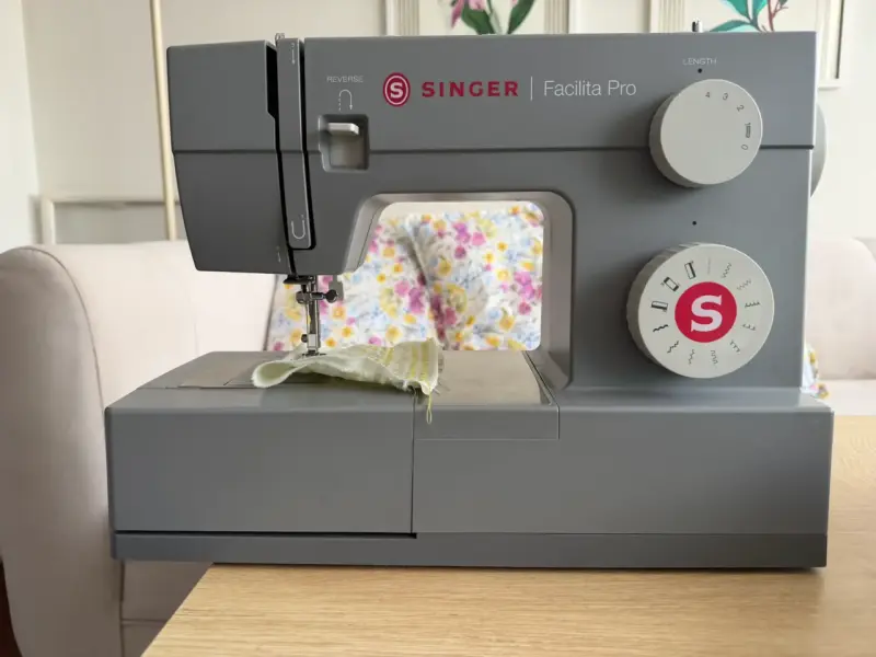 Máquina de coser Singer Facilita Pro - 1