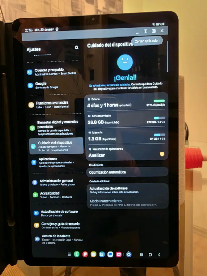 Tablet S6 Lite con funda azul y lapiz - 2