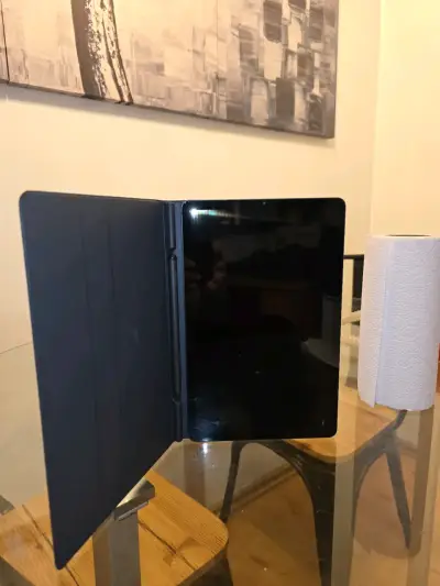 Tablet S6 Lite  con funda azul y lapiz - miniatura 4