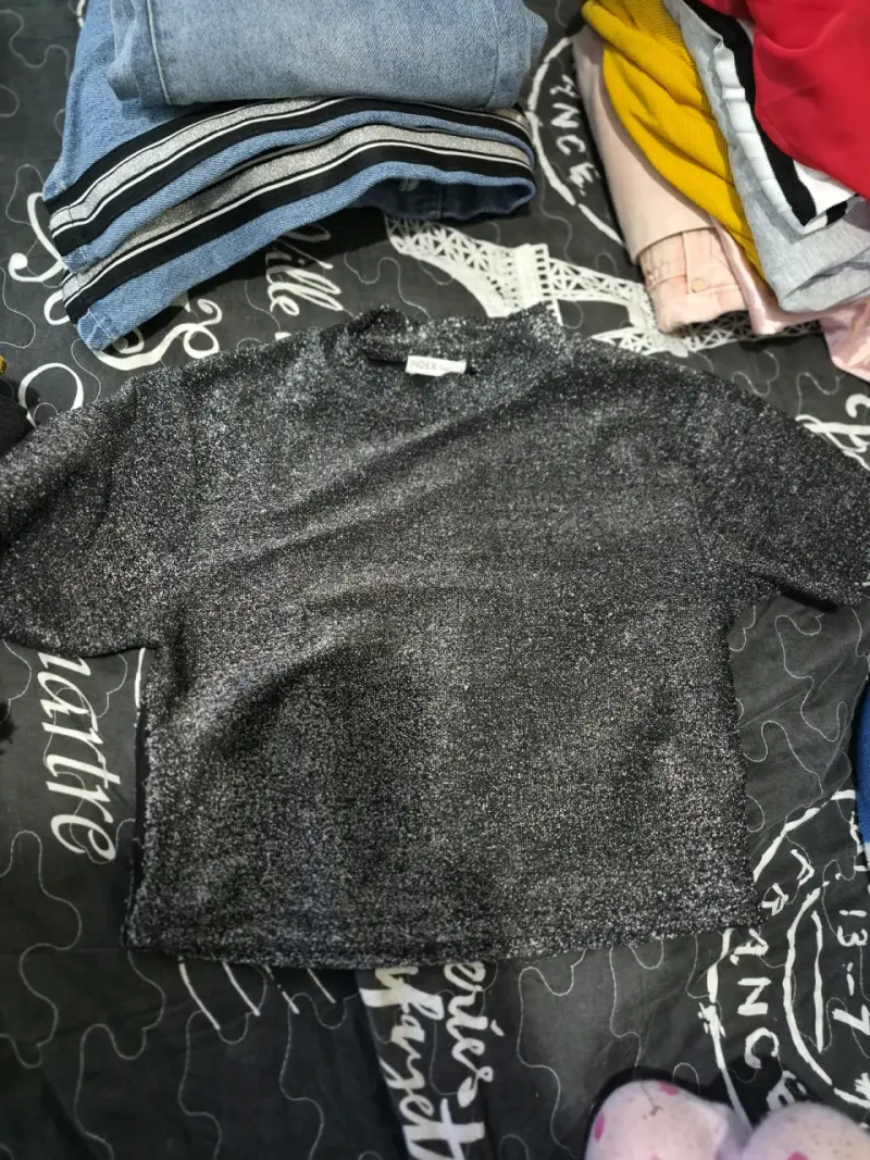 Jeans azul desgastado con bolsillos - 5