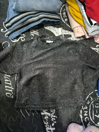 Jeans azul desgastado con bolsillos - miniatura 5