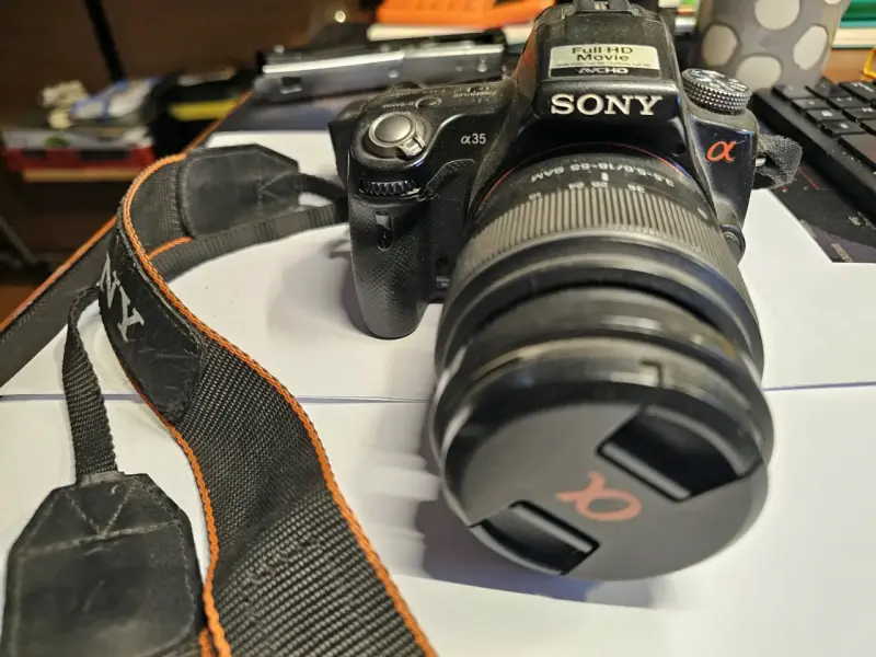 Cámara Sony Alpha 35 con 2 lentes originales - 3