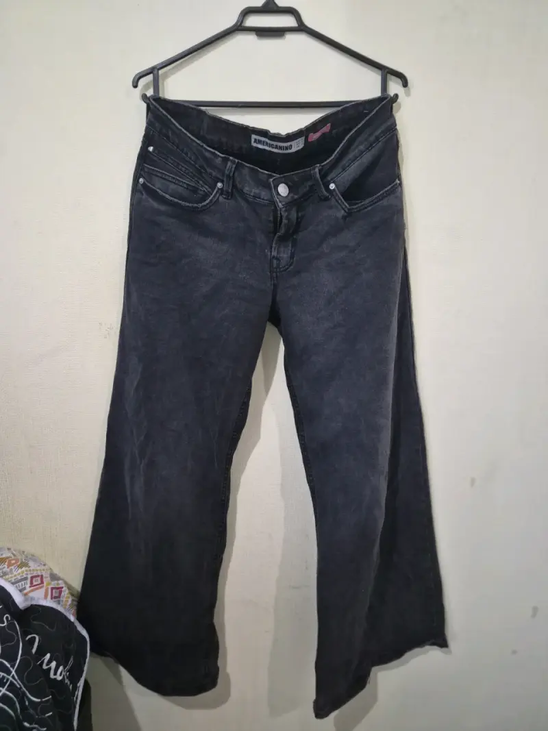 Jeans negros acampanados - 1