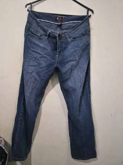 Jeans negros acampanados - miniatura 4