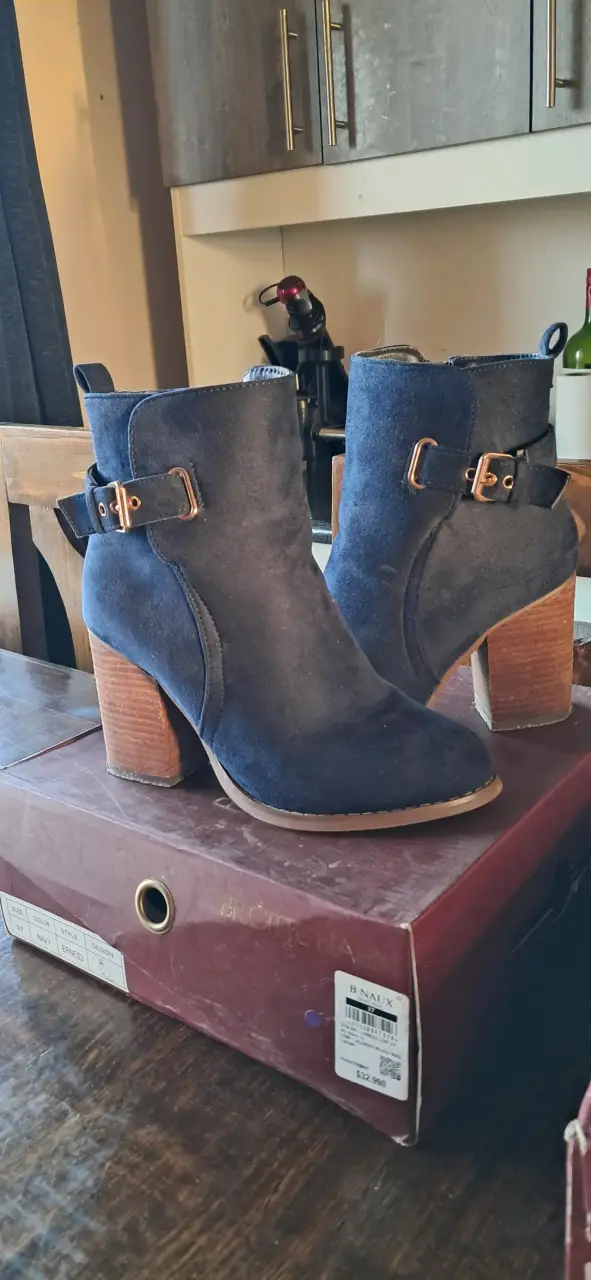 Botines azul marino de gamuza