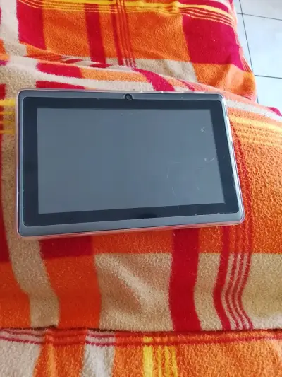 Tablet negra pantalla 7 pulgadas - miniatura 2