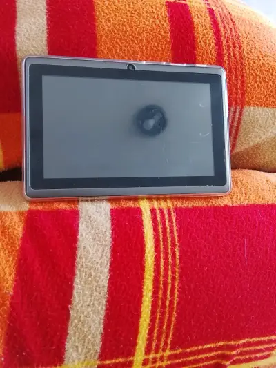 Tablet negra pantalla 7 pulgadas - miniatura 4