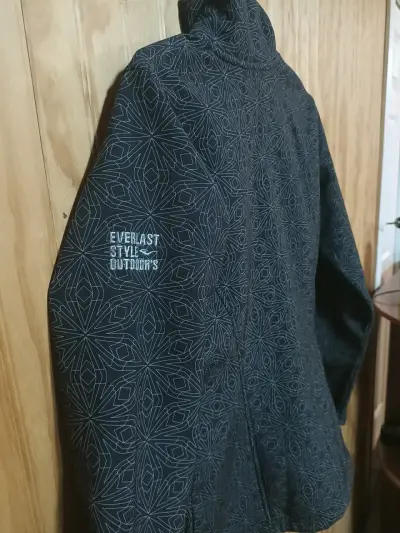 Chaqueta deportiva negra estampada - miniatura 3
