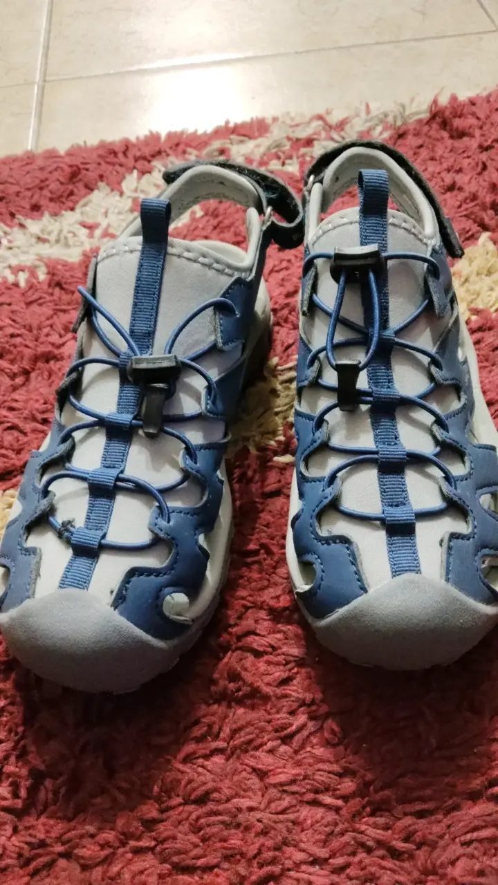 Sandalias deportivas azul y gris - 1