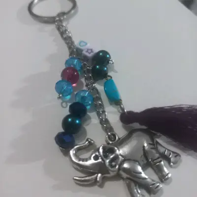 Llavero con elefante y cuentas - miniatura 2
