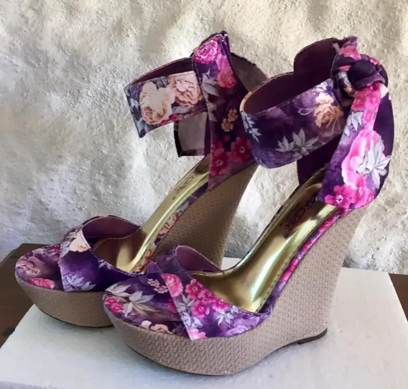 Sandalias con plataforma florales - 1