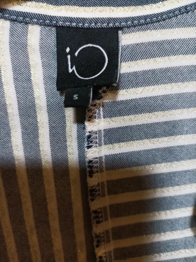 Camisa rayada azul y blanca - 4