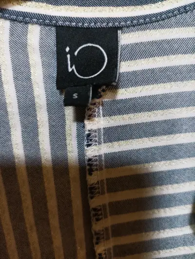 Camisa rayada azul y blanca - miniatura 4