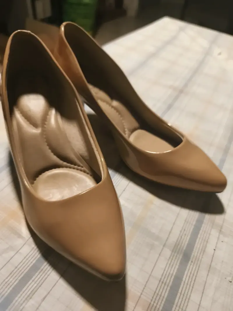 Zapatos de tacón beige