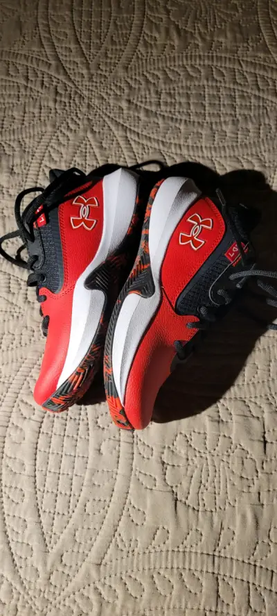 Zapatillas deportivas basquet rojas y negras - miniatura 4