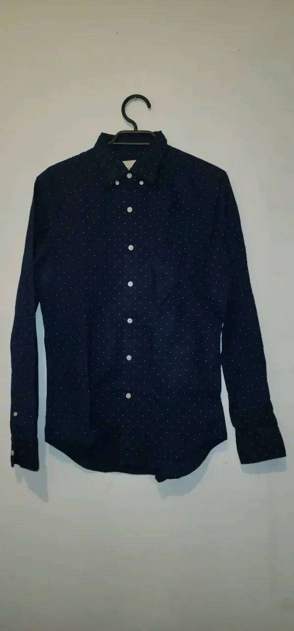 Camisa azul de puntos american eagle talla M slim