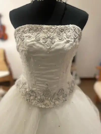 Vestido de novia blanco bordado Colección Morilee - miniatura 1