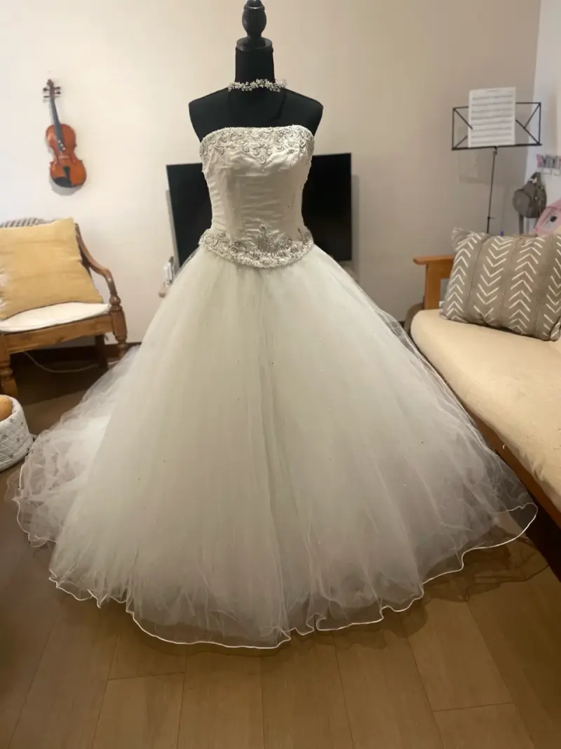 Vestido de novia blanco bordado Colección Morilee - 3