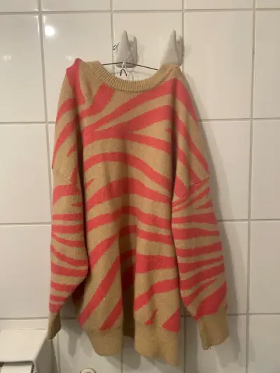 Lote de 2 suéters y 2 chaquetas - miniatura 2