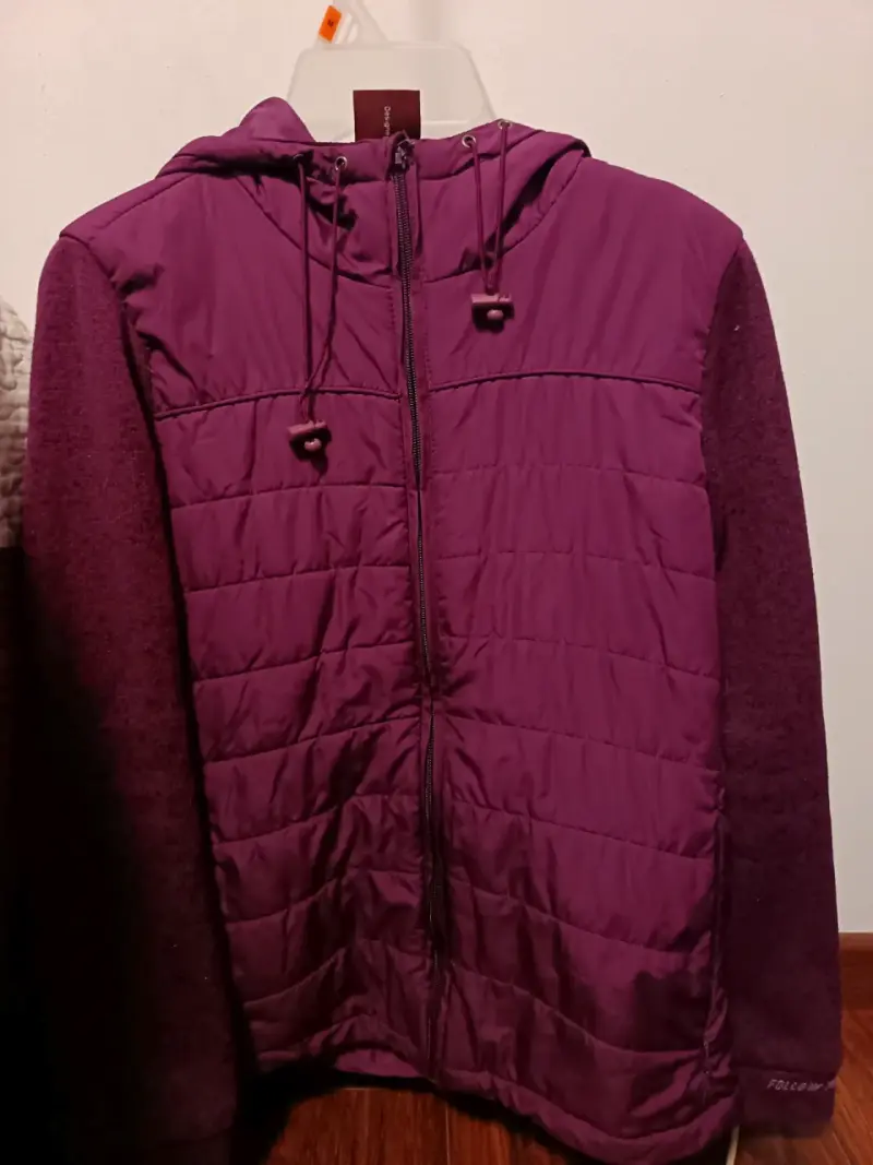 Chaqueta morada con capucha - 1