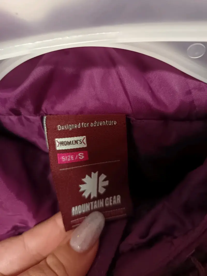 Chaqueta morada con capucha - 2