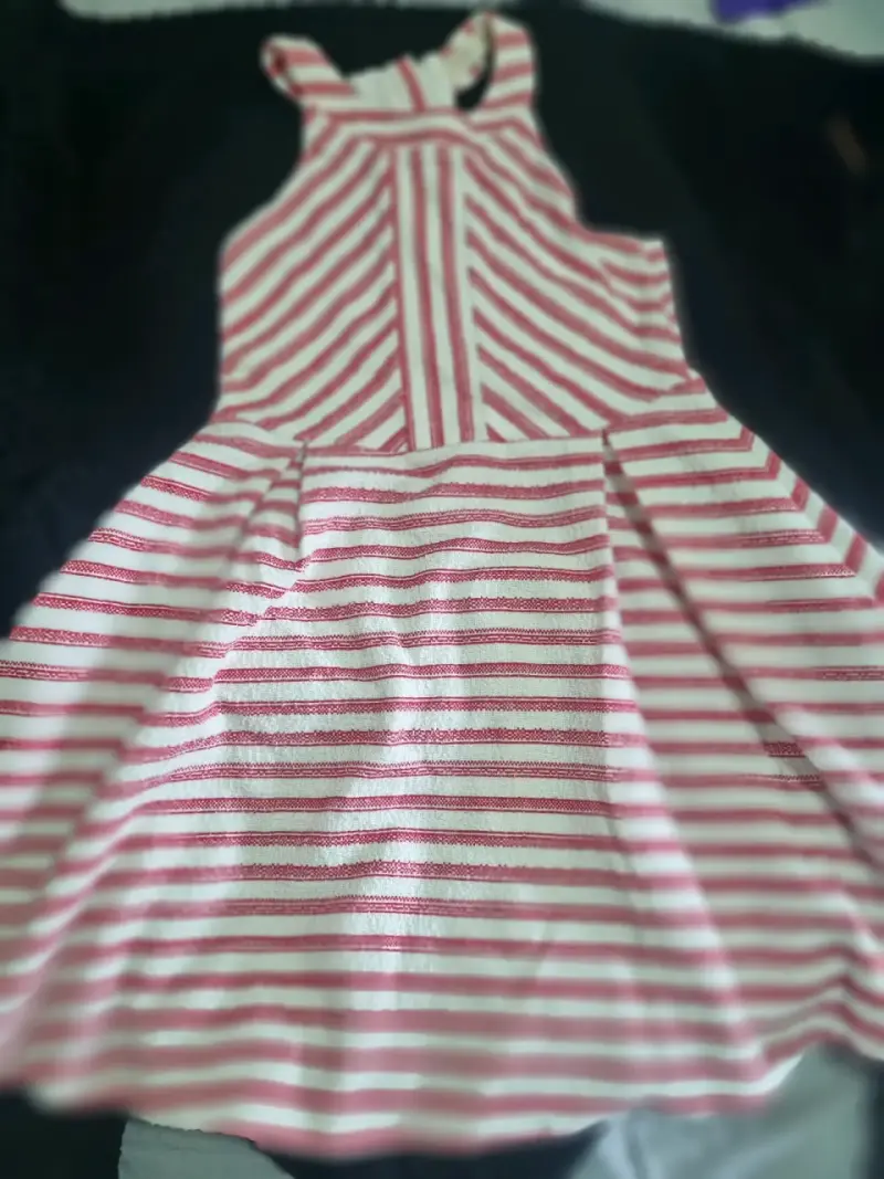 Vestido Zara rayado blanco y rojo