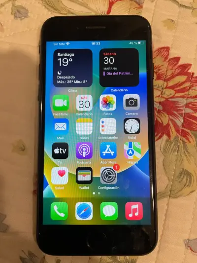 iPhone 7  negro en buen estado - miniatura 4
