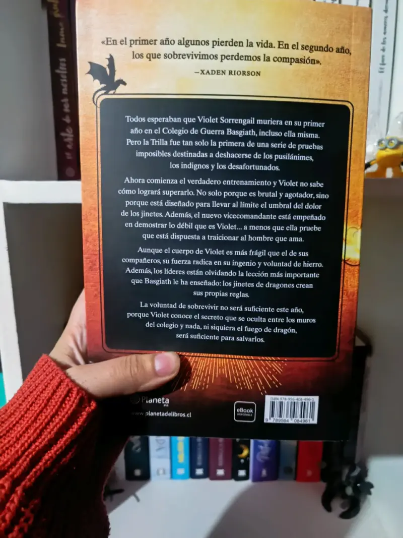 Libro 'Alas de Hierro' Rebecca Yarros - 2