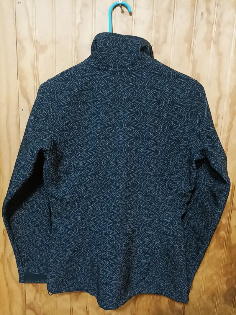 Chaqueta deportiva negra con estampado - 2