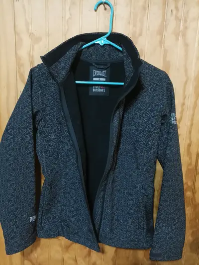 Chaqueta deportiva negra con estampado - miniatura 3