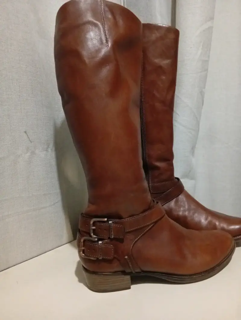 Botas largas de cuero marrón - 1